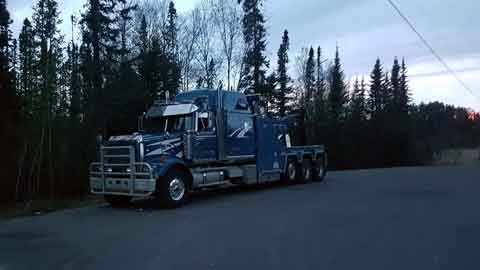 Heavy Duty truck towing Longlac